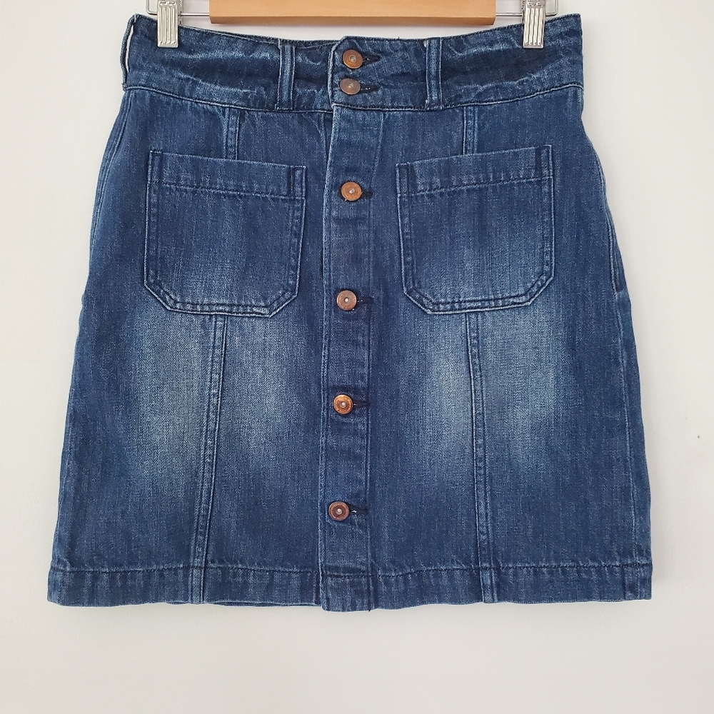 Blue Denim Short Skirt Button Front Patch Pockets Sz M Retro Boho EARTH RED TAG